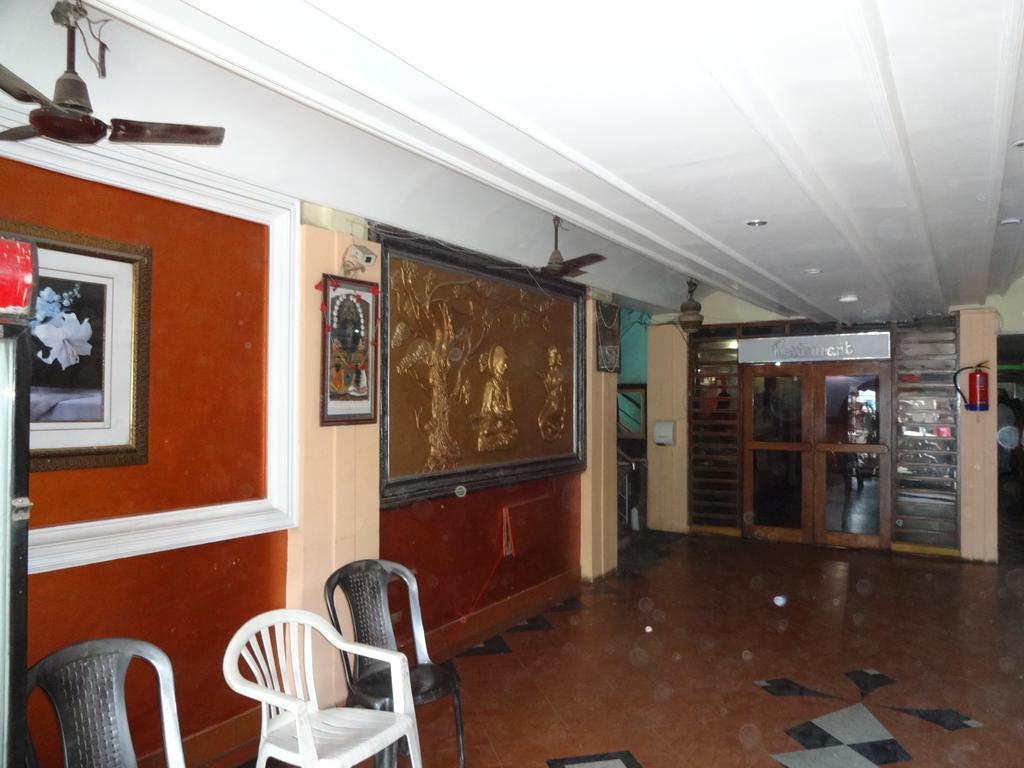 Ajatsatru Hotel Gaya Exterior foto